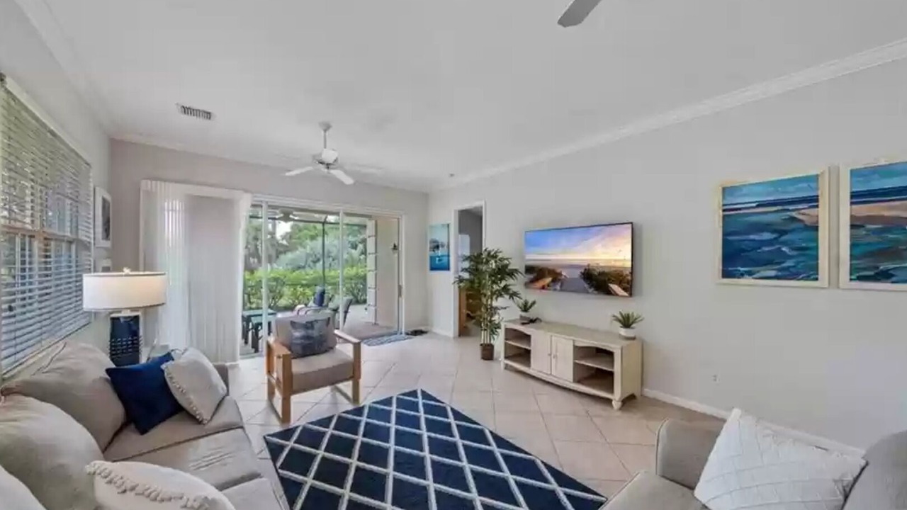 Photo of Livingroom in Naples