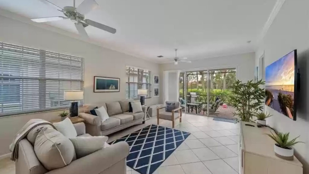 Photo of Livingroom in Naples