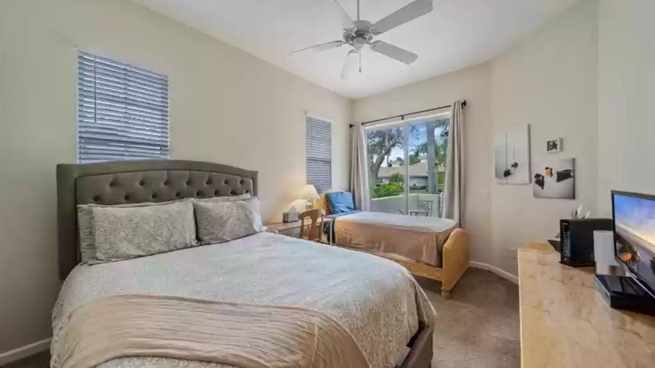 Photo of Bedroom in Naples