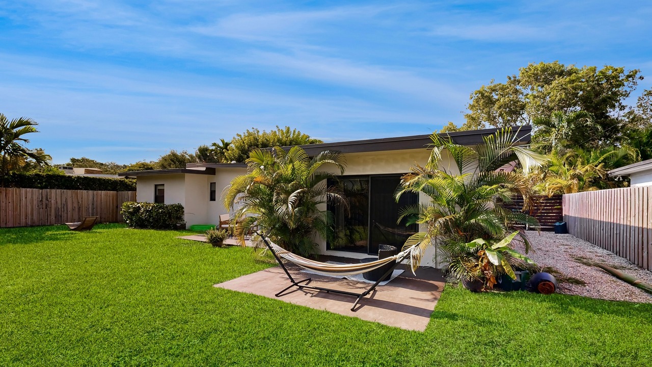 Photo of Patio Balcony in Riviera Estates