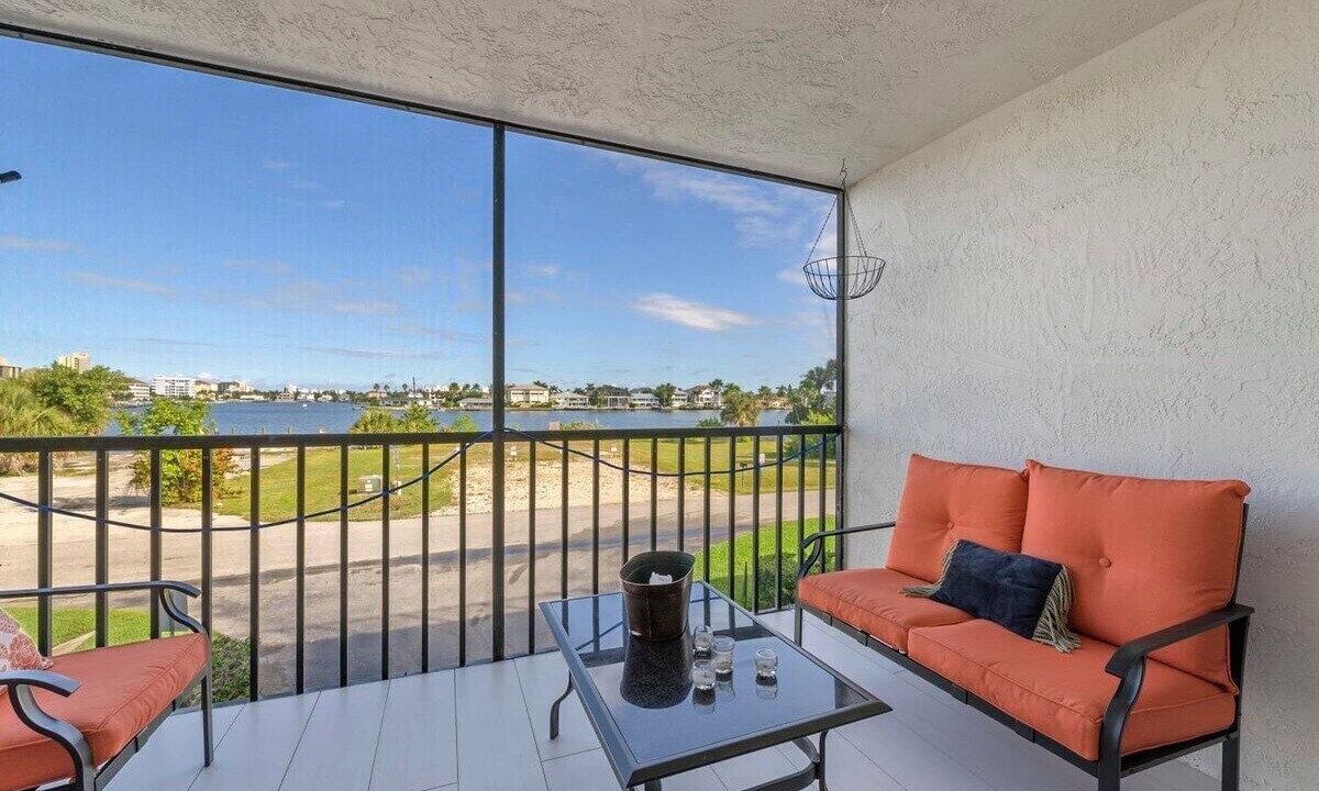 Photo of Outdoor in Vanderbilt Beach