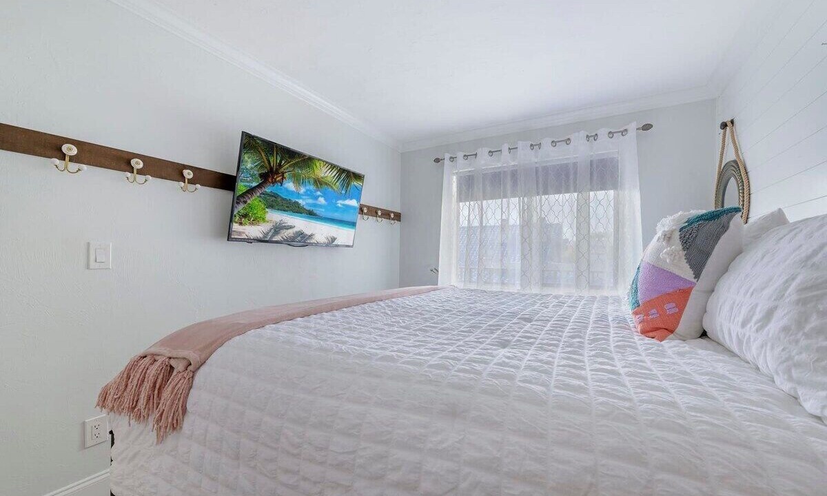 Photo of Bedroom in Vanderbilt Beach