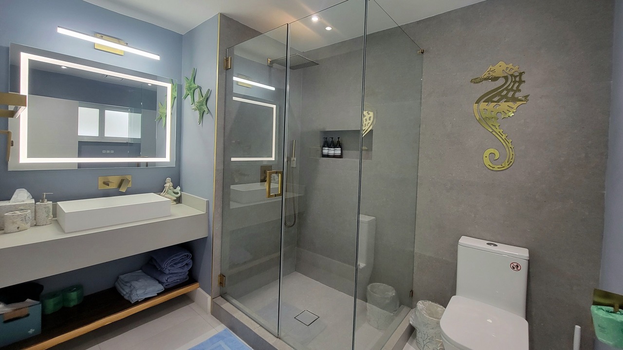 Photo of Bathroom in Driftwood