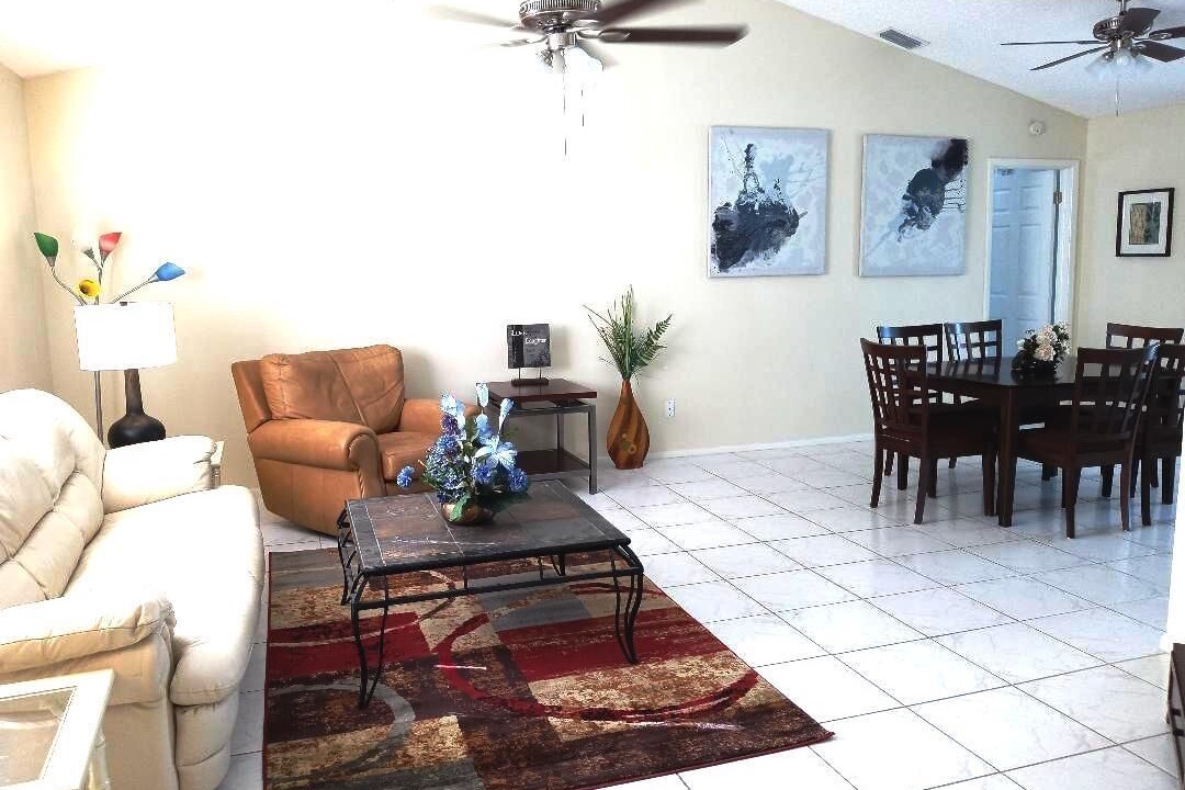 Photo of Livingroom in Tarpon Springs