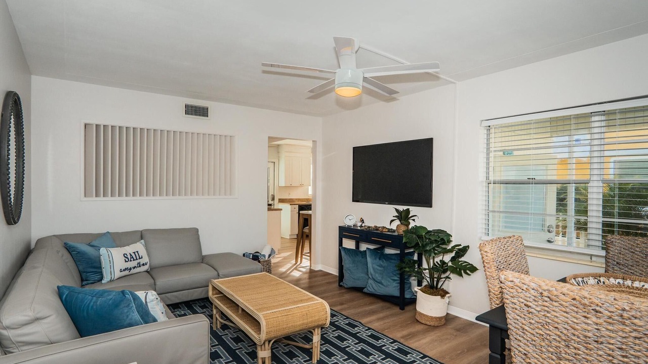 Photo of Livingroom in Redington Shores