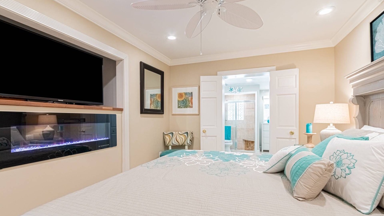 Photo of Bedroom in Naples Park