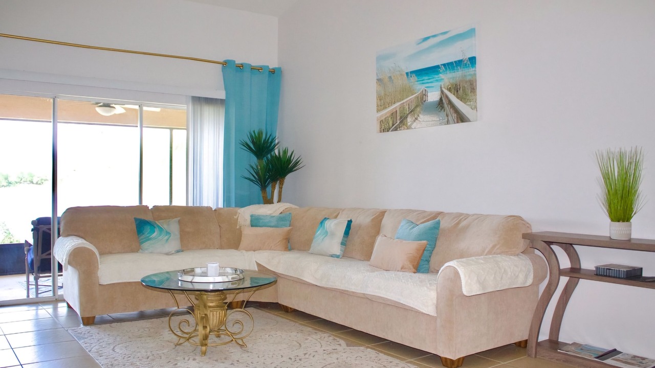 Photo of Livingroom in Eisenhower