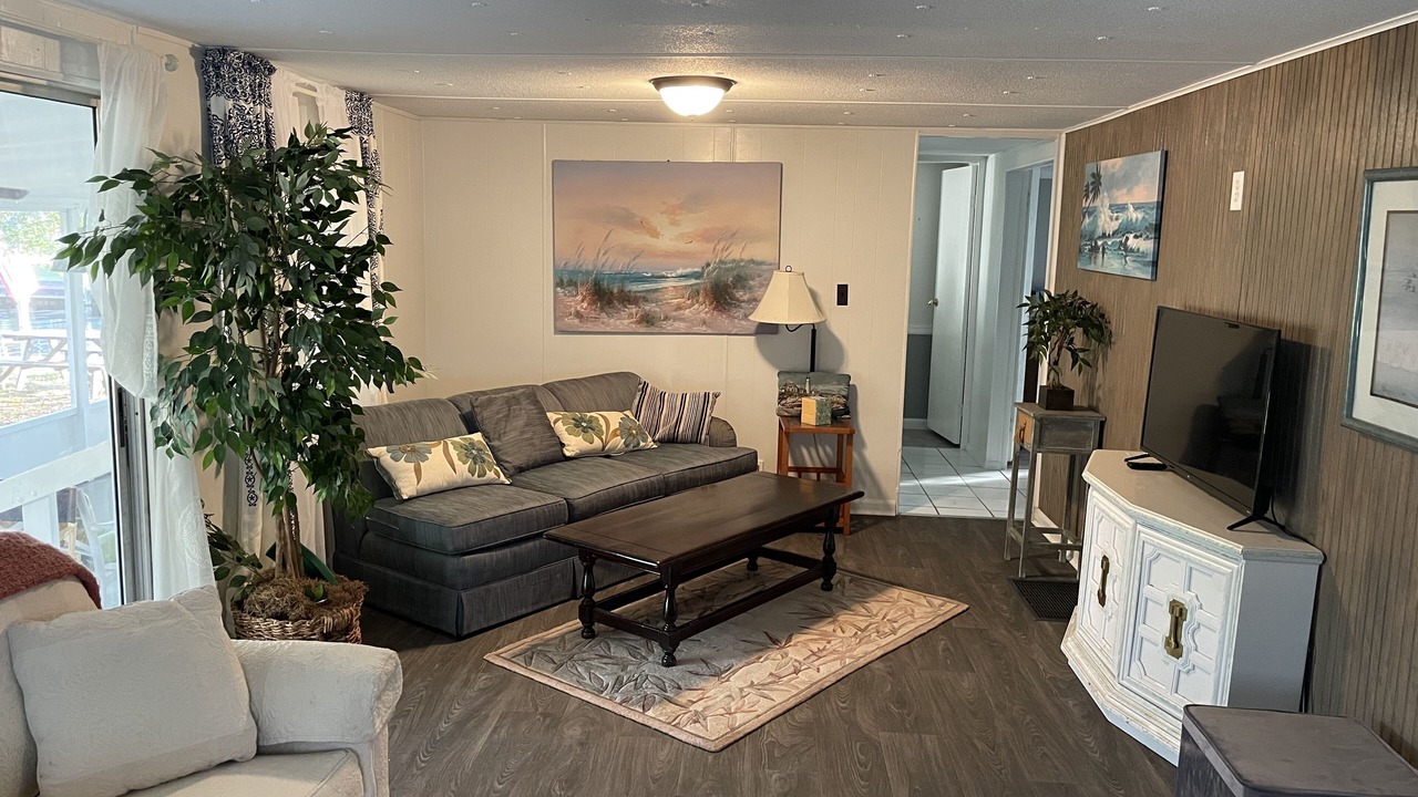 Photo of Livingroom in Taylor Creek