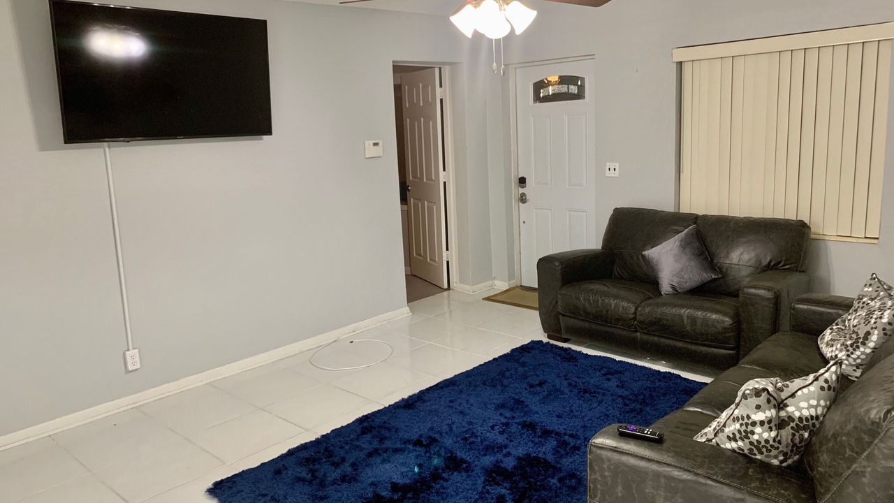 Photo of Livingroom in Riviera Beach