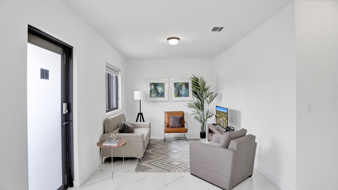 Photo of Livingroom in Allapattah