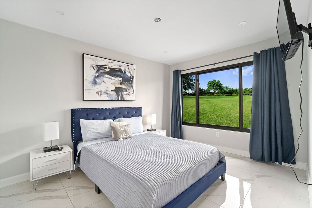 Photo of Bedroom in Naples Park