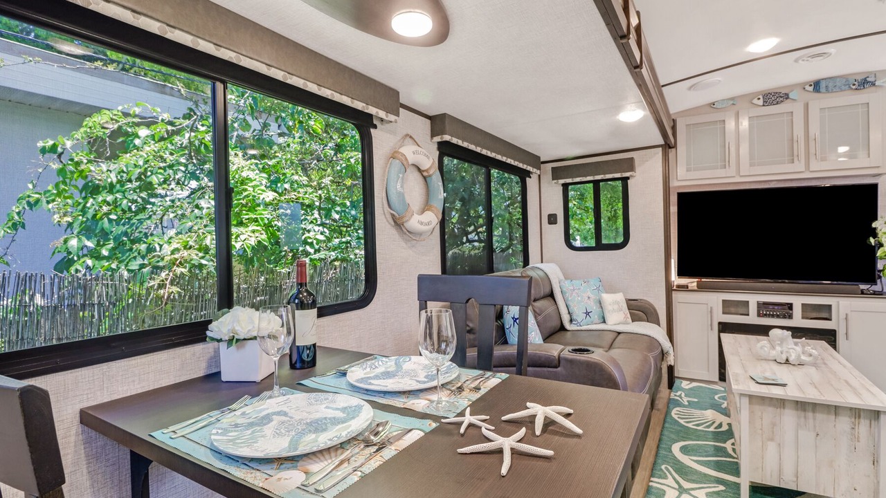 Photo of Livingroom in Central Naples