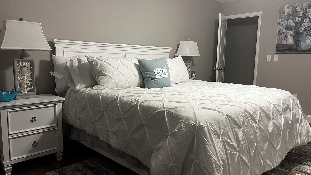 Photo of Bedroom in Edgewater