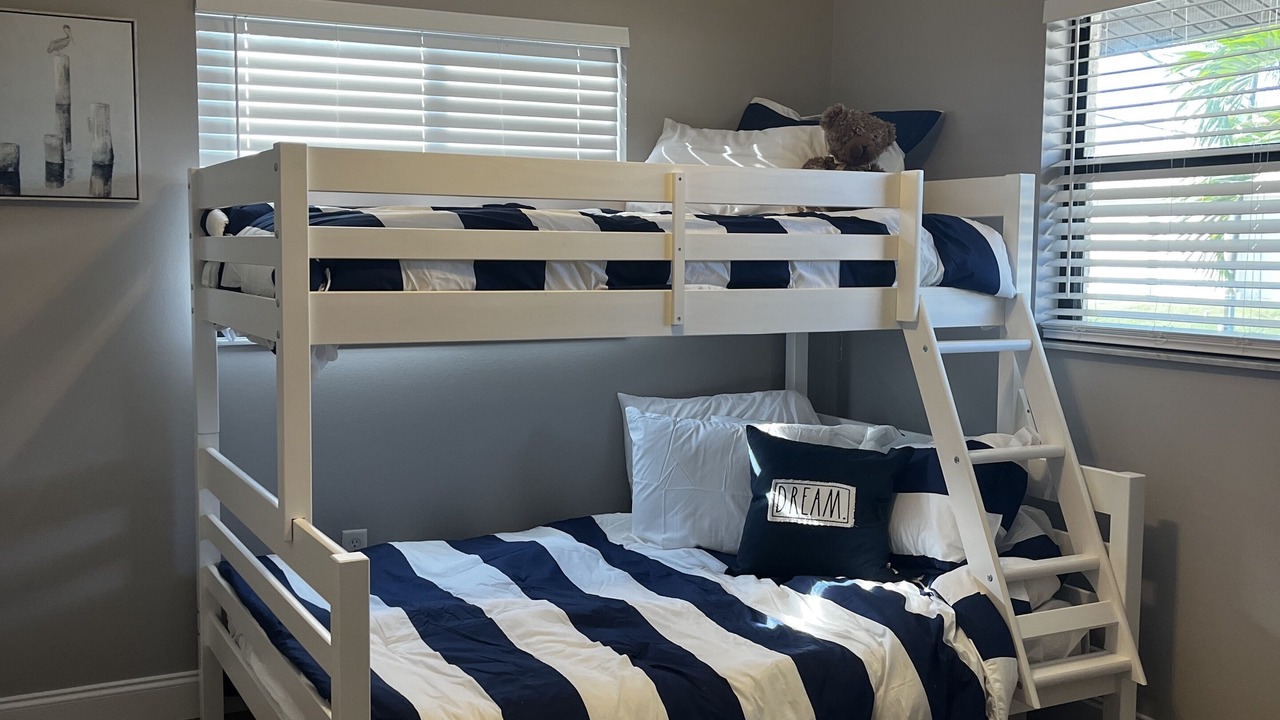 Photo of Bedroom in Edgewater