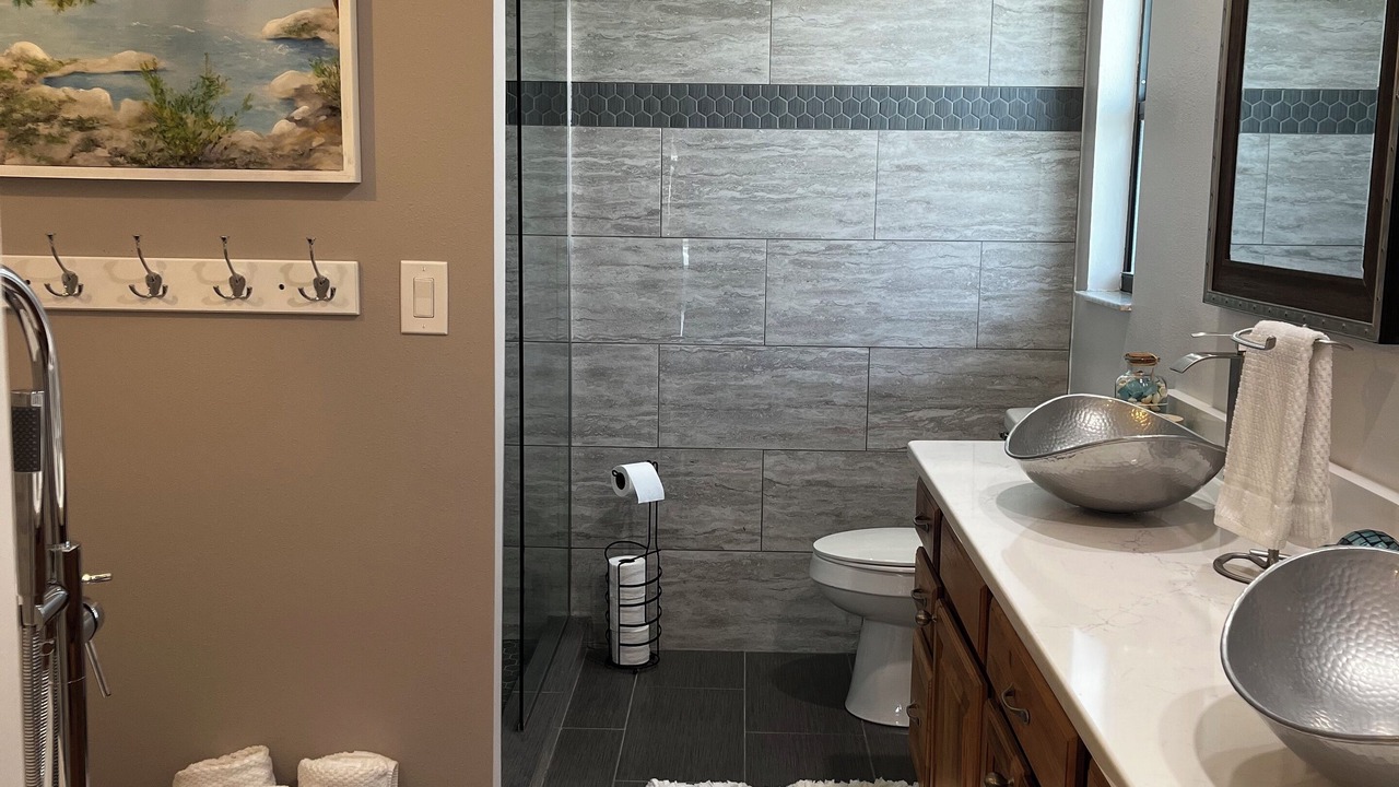 Photo of Bathroom in Edgewater