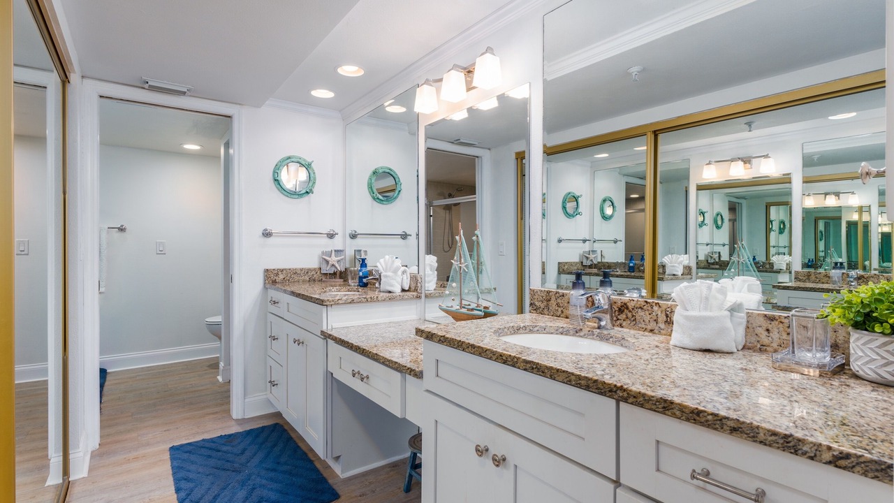 Photo of Bathroom in Independence Square