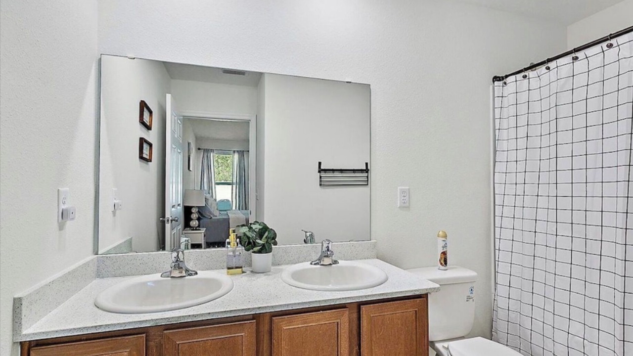 Photo of Bathroom in Biscayne