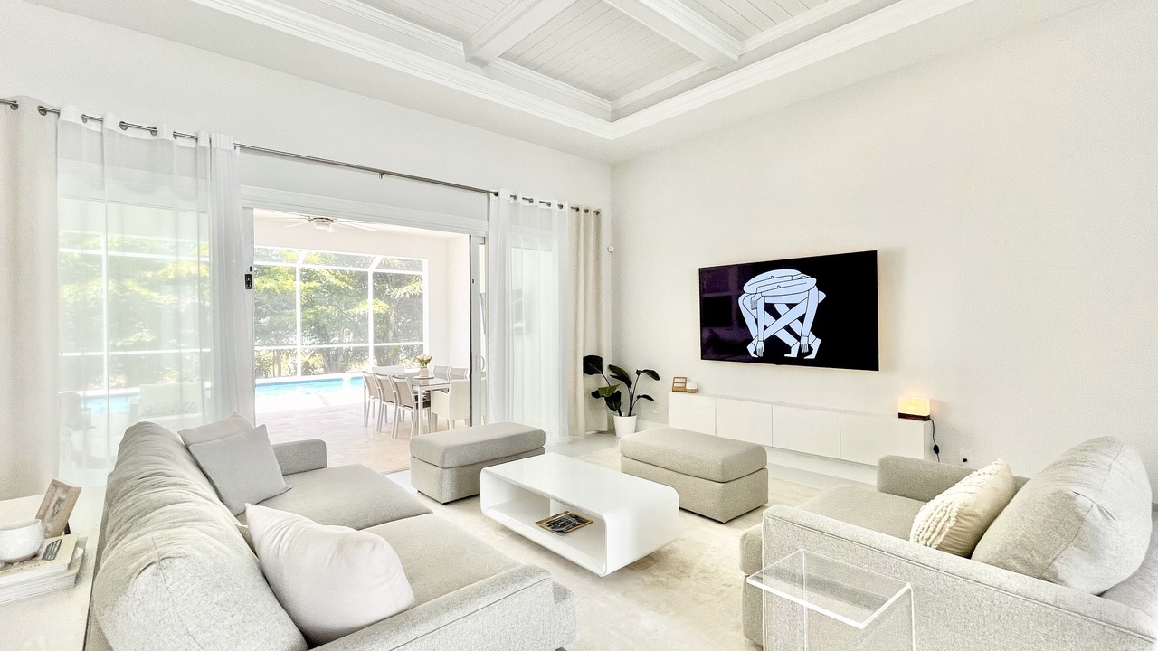Photo of Livingroom in Willoughby Acres