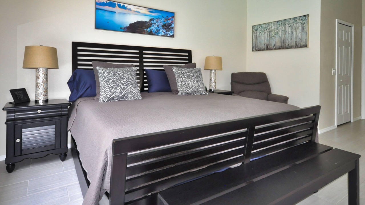 Photo of Bedroom in River Pointe