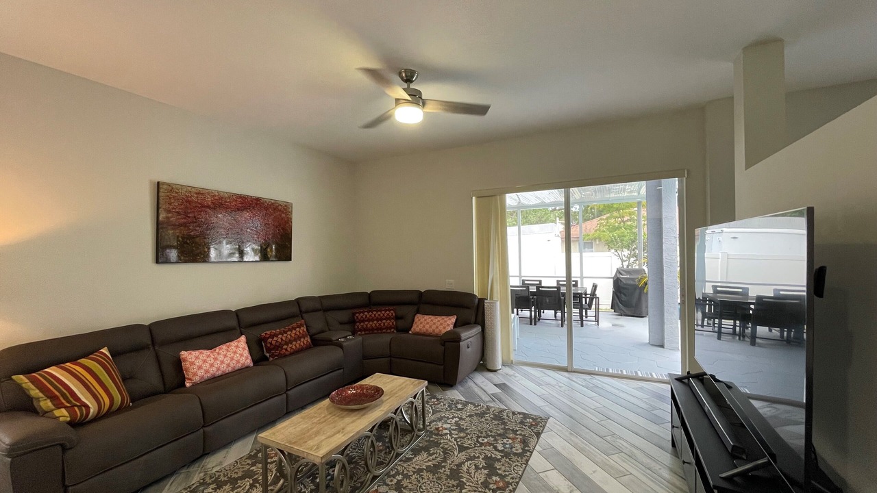Photo of Livingroom in River Pointe