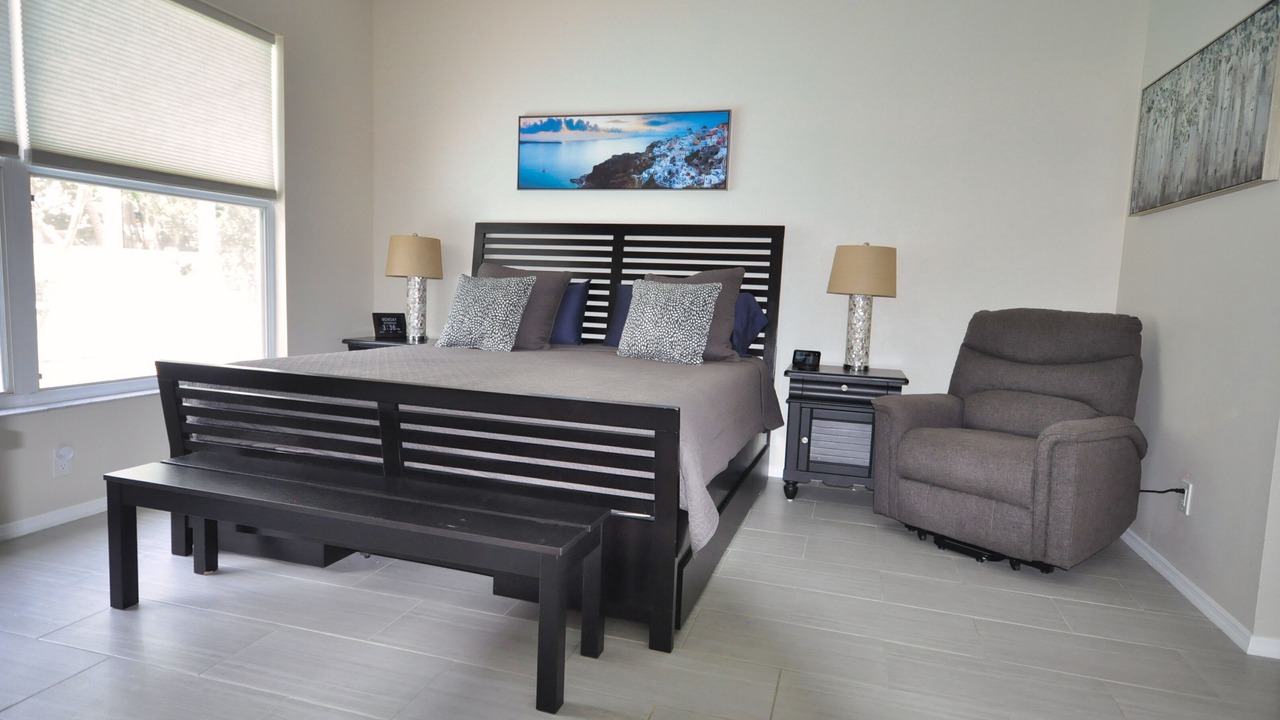 Photo of Bedroom in River Pointe