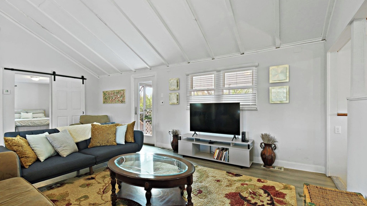 Photo of Livingroom in Babson Park