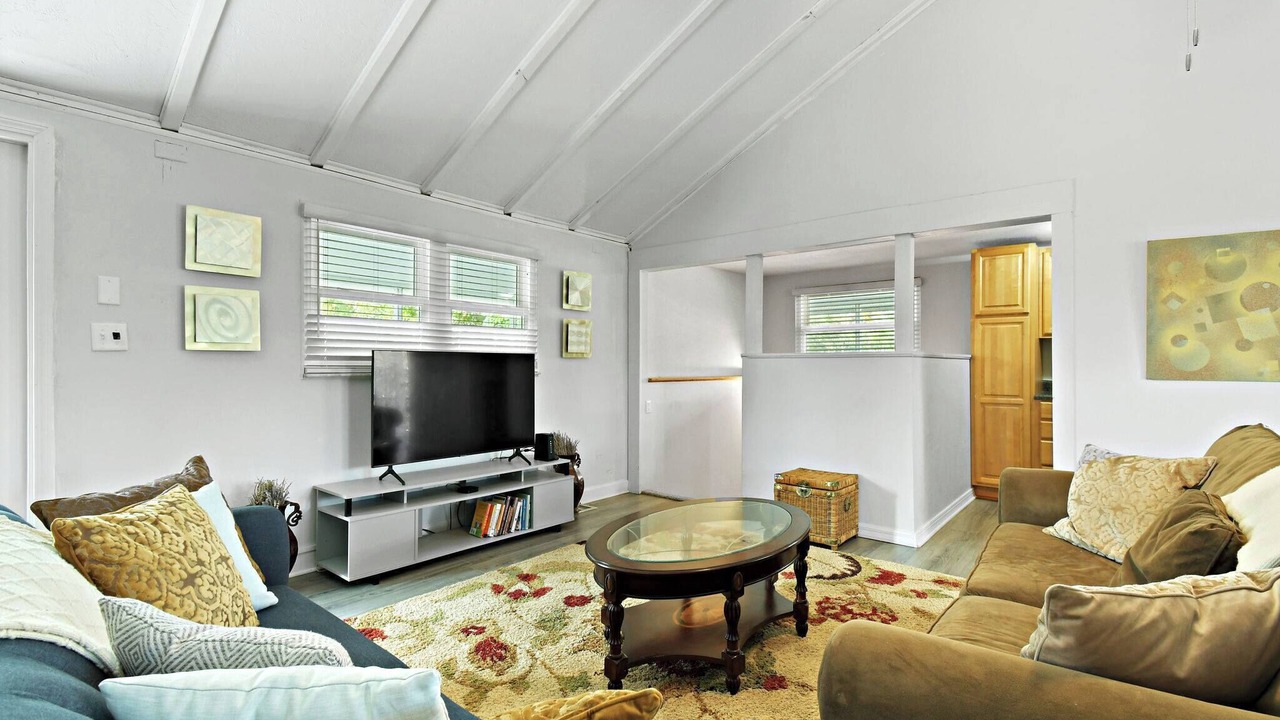 Photo of Livingroom in Babson Park