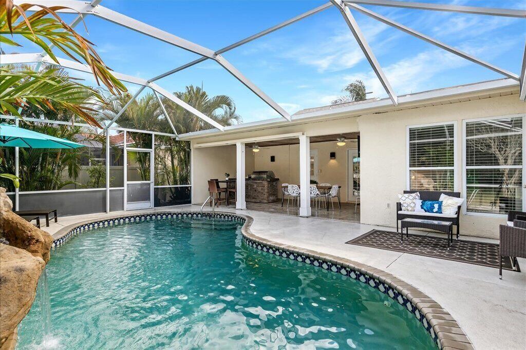 Photo of Outdoor in Pelican