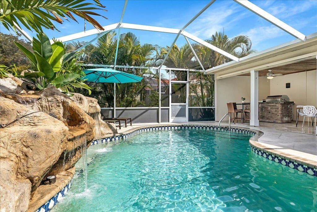 Photo of Outdoor in Pelican
