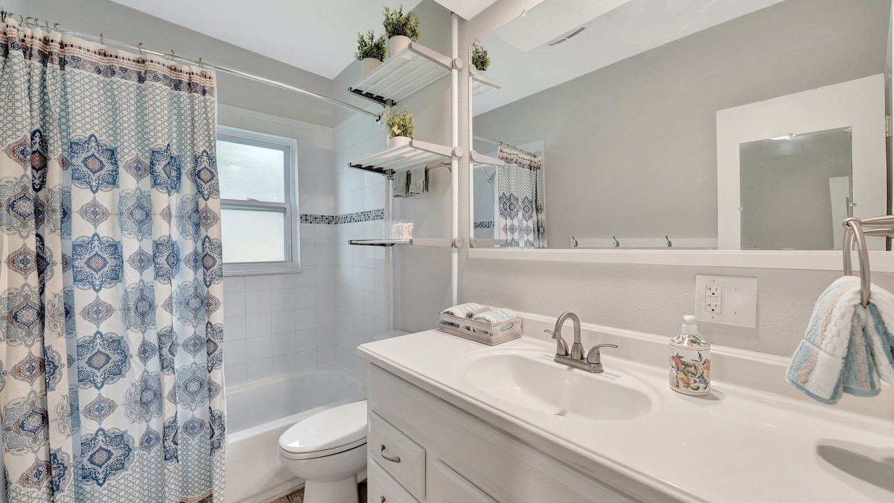 Photo of Bathroom in Largo