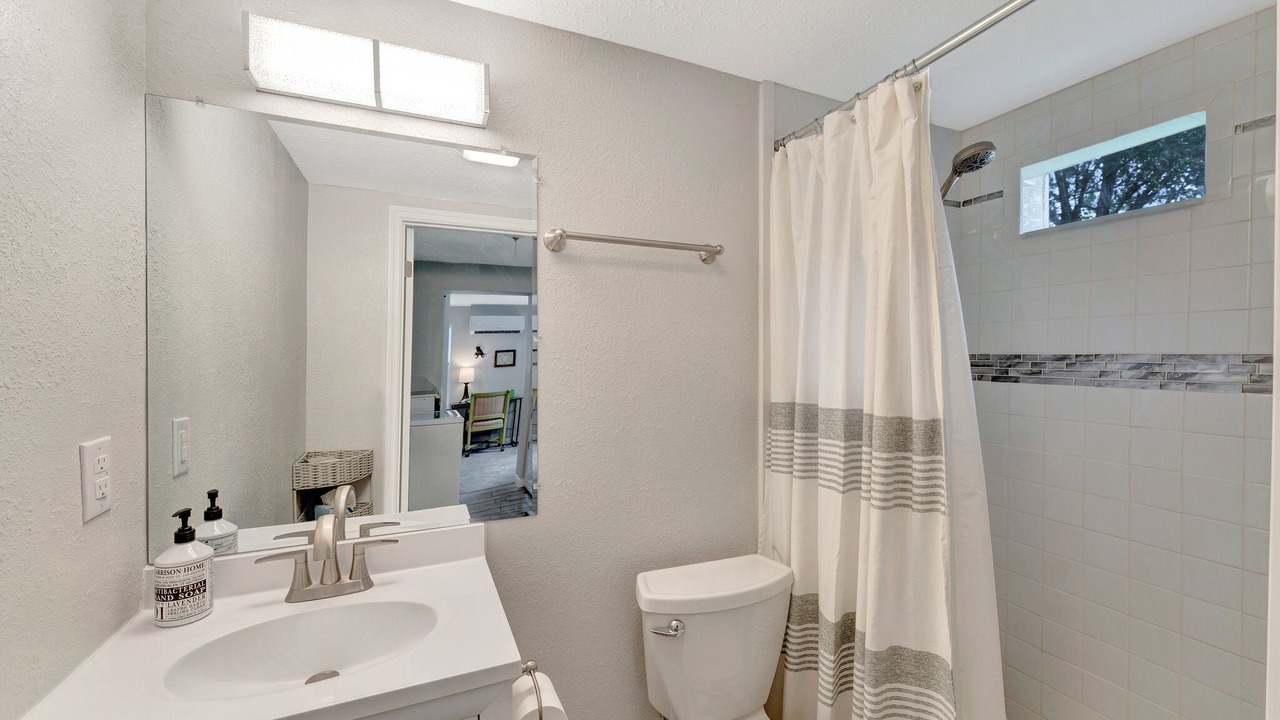 Photo of Bathroom in Largo