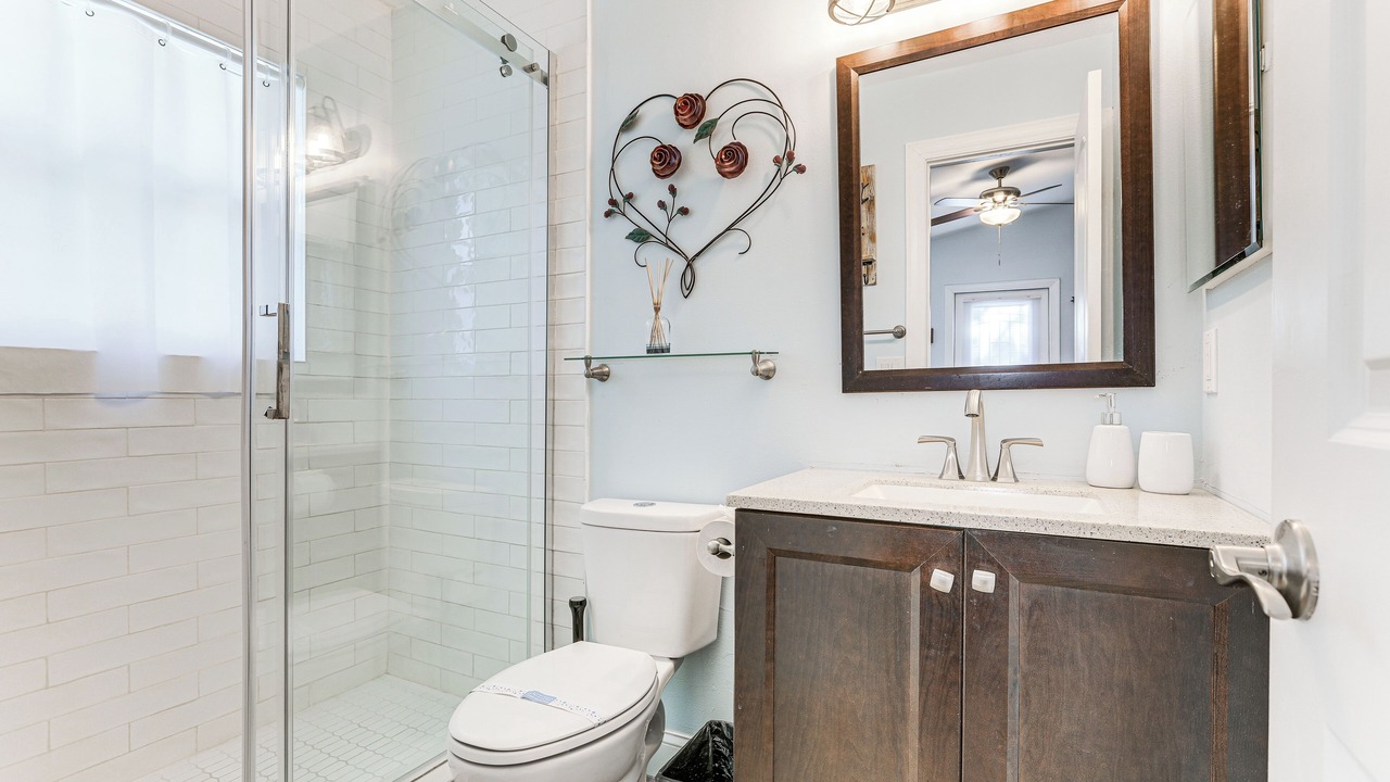 Photo of Bathroom in Paseo