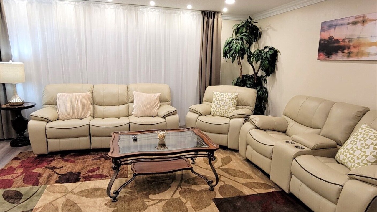 Photo of Livingroom in South Pinellas Community Council