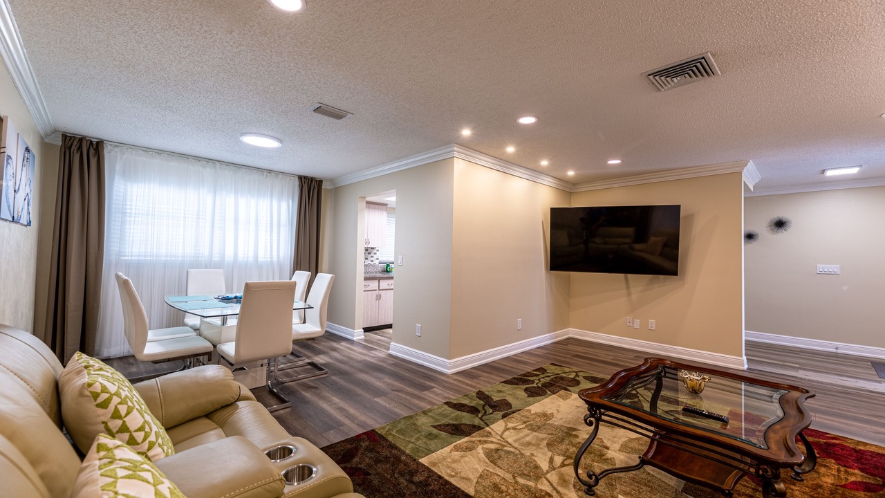Photo of Livingroom in South Pinellas Community Council