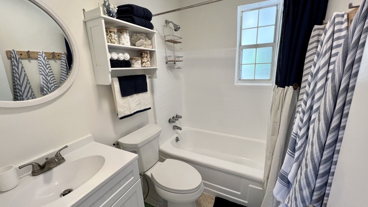 Photo of Bathroom in Roberta Heights In Oakdale Park