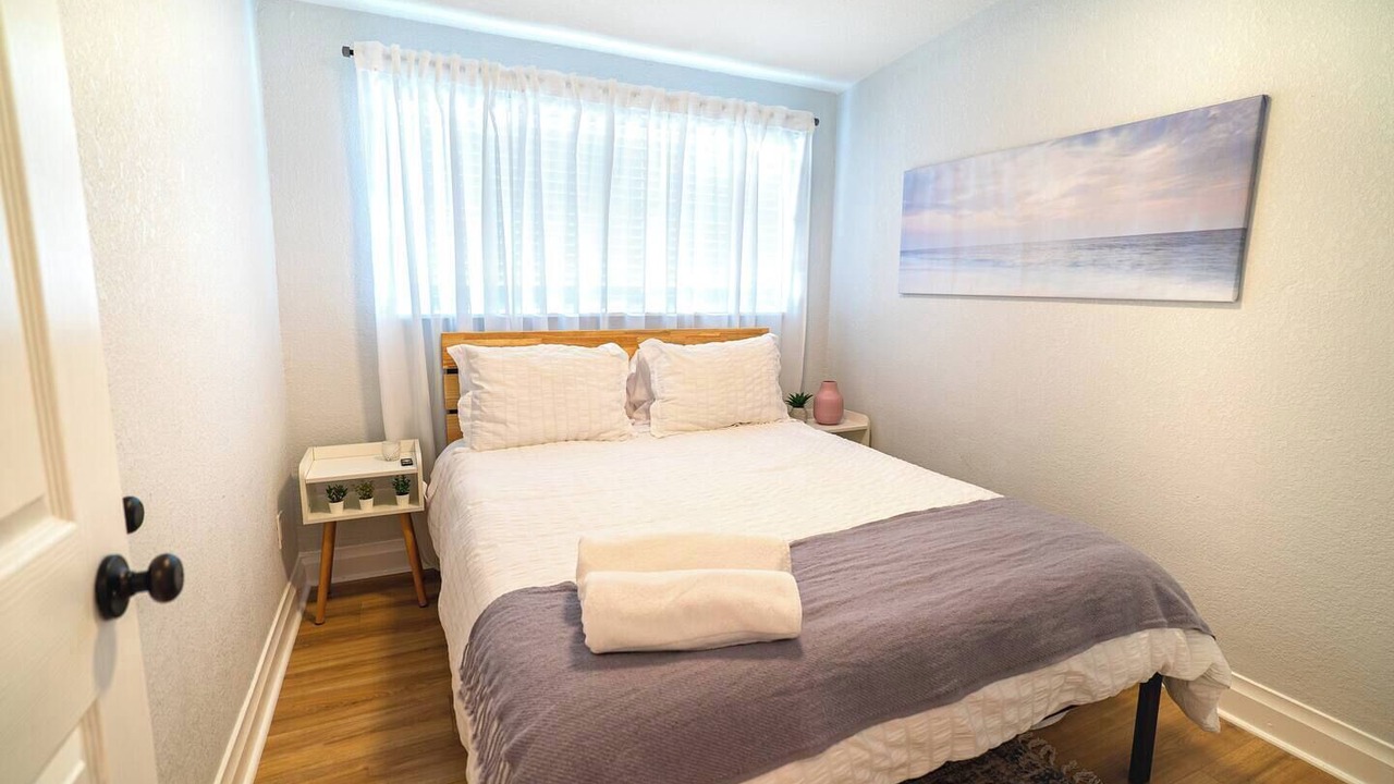 Photo of Bedroom in Carver City - Lincoln Gardens