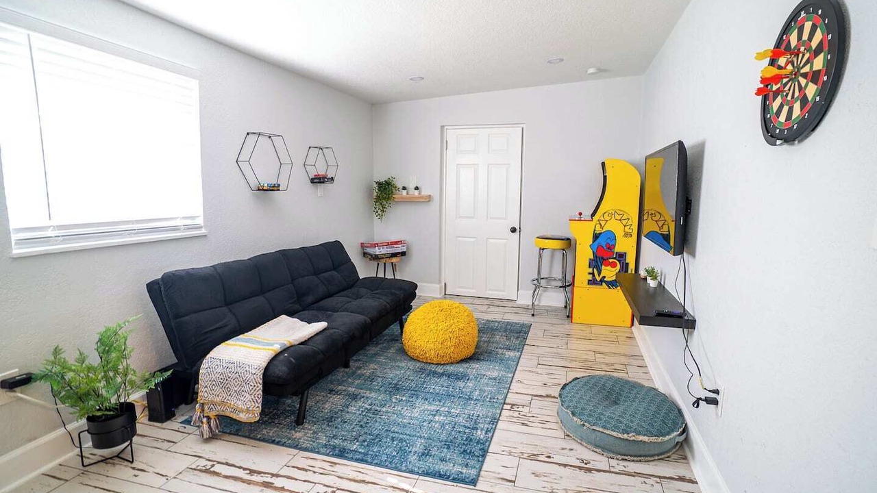 Photo of Livingroom in Carver City - Lincoln Gardens