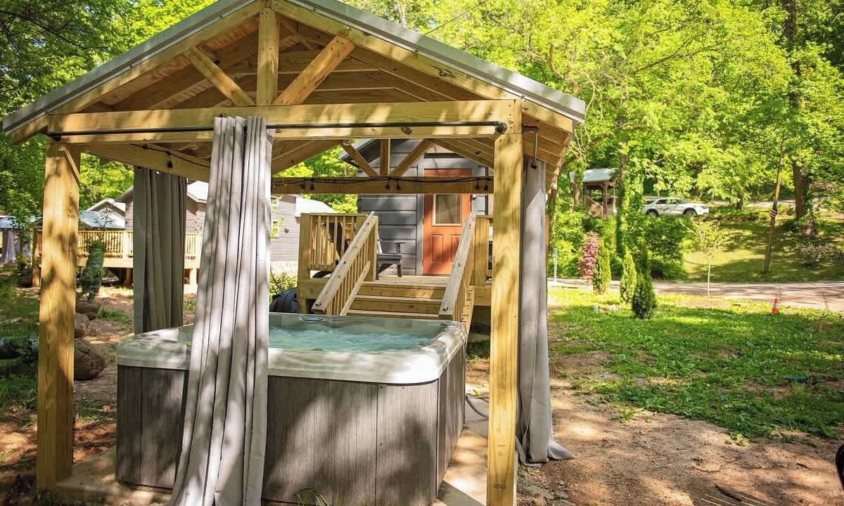 Photo of Outdoor in Lookout Valley Neighborhood Association