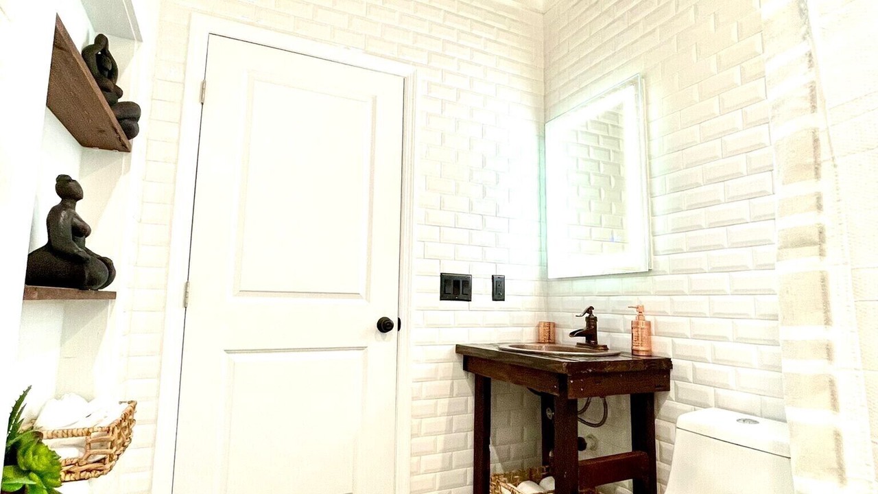 Photo of Bathroom in Fairvilla