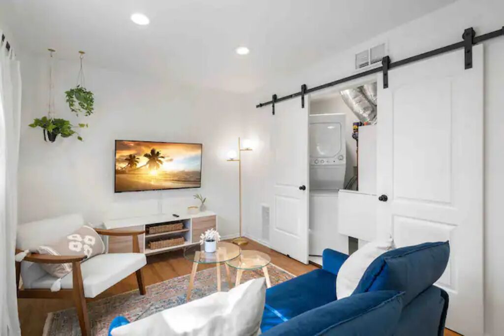 Photo of Livingroom in Historic Old Northeast