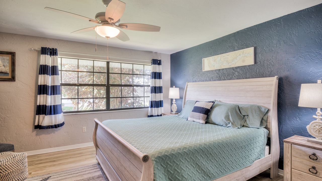Photo of Bedroom in Yacht Club
