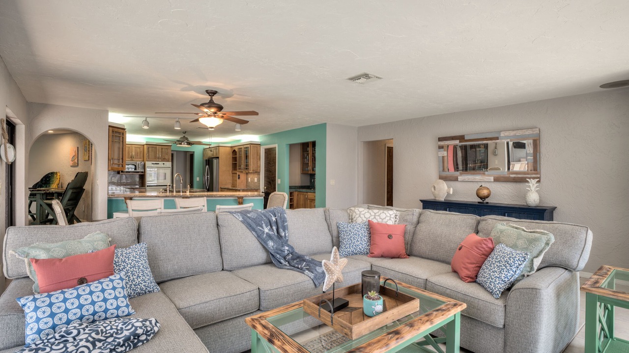 Photo of Livingroom in Yacht Club