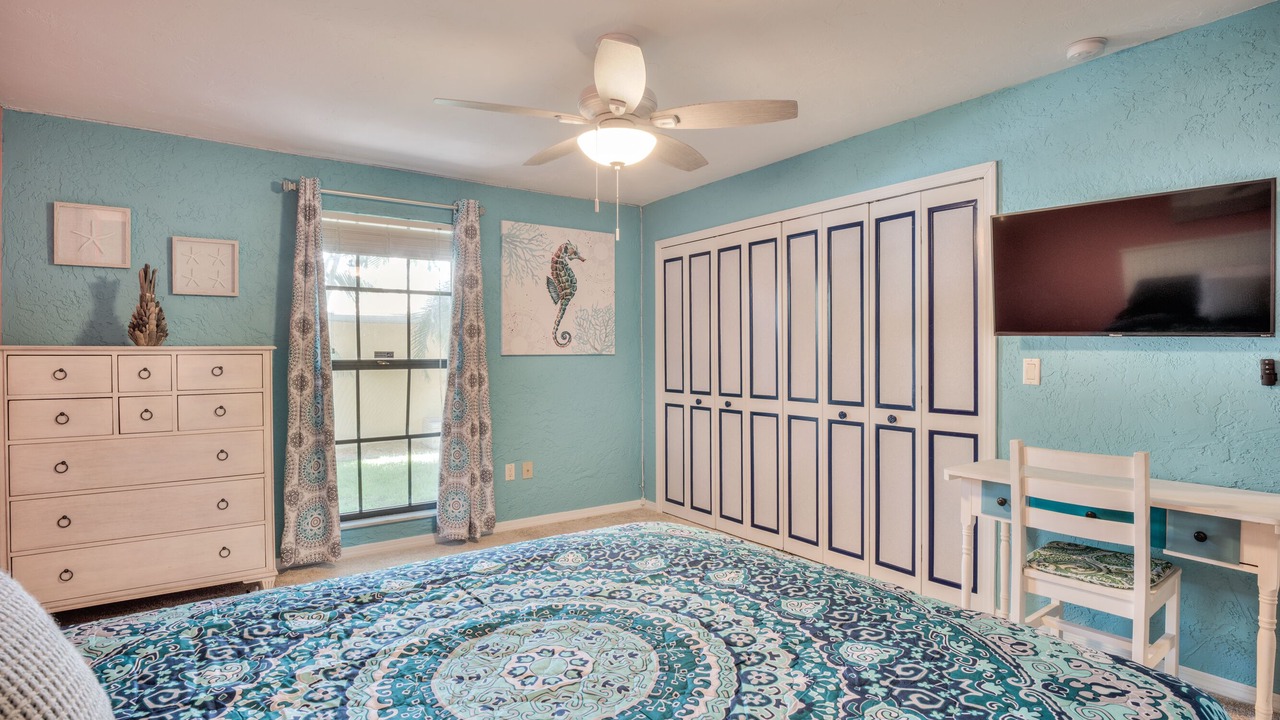Photo of Bedroom in Yacht Club