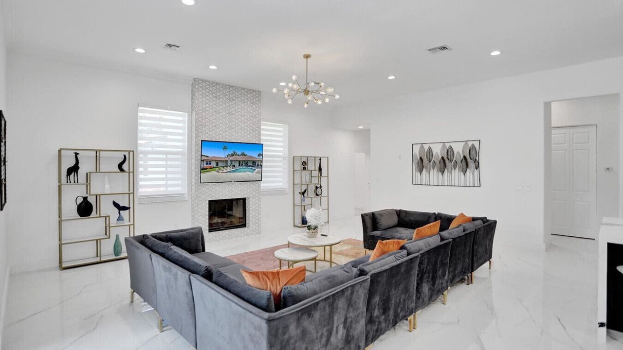 Photo of Livingroom in Davie