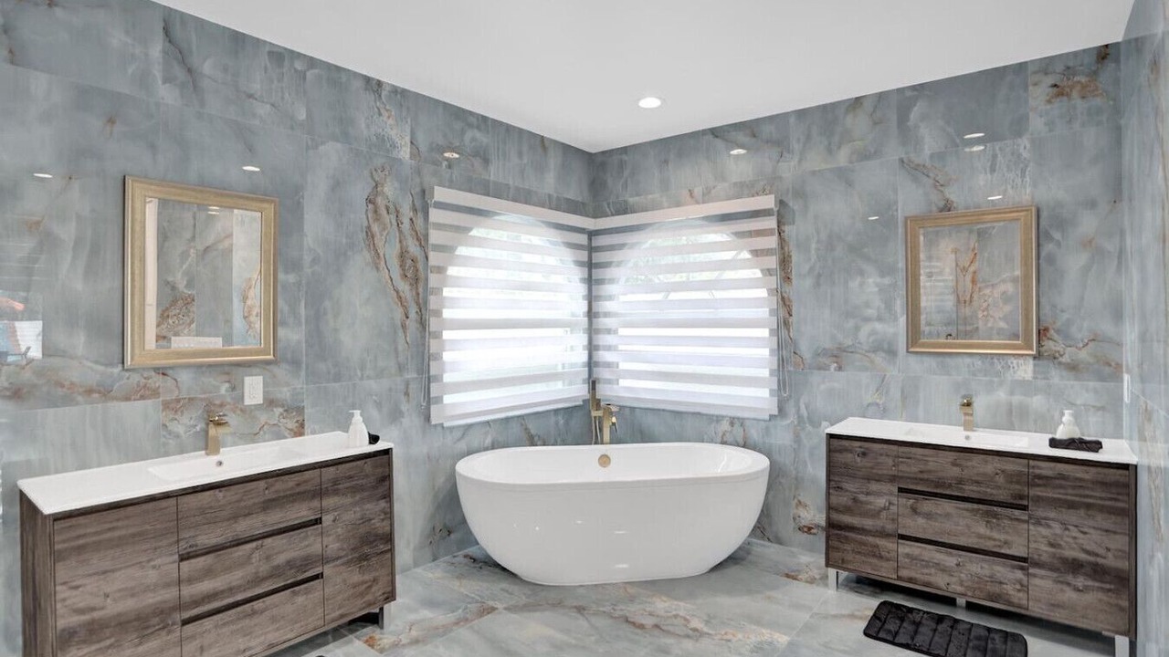 Photo of Bathroom in Davie