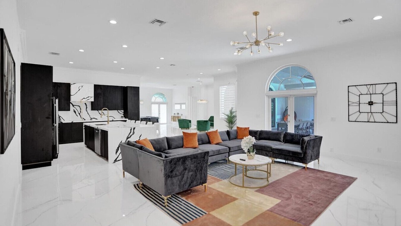 Photo of Livingroom in Davie