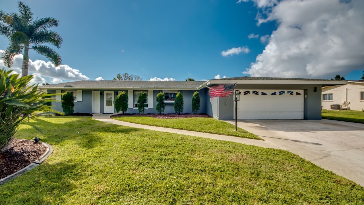 Photo of Outdoor in Lochmoor Waterway Estates