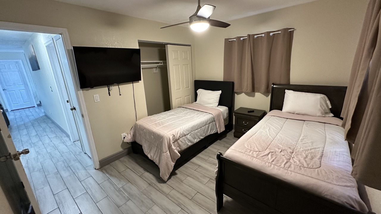 Photo of Bedroom in Oak Ridge