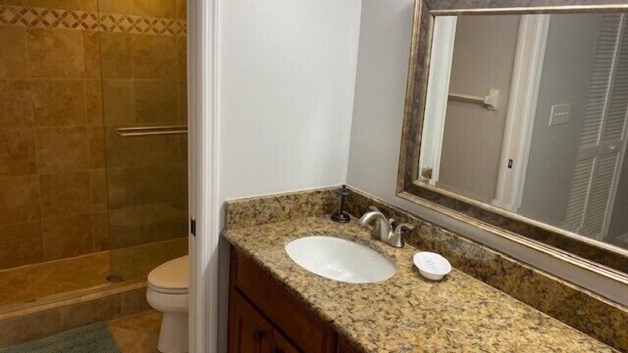 Photo of Bathroom in Park Shore