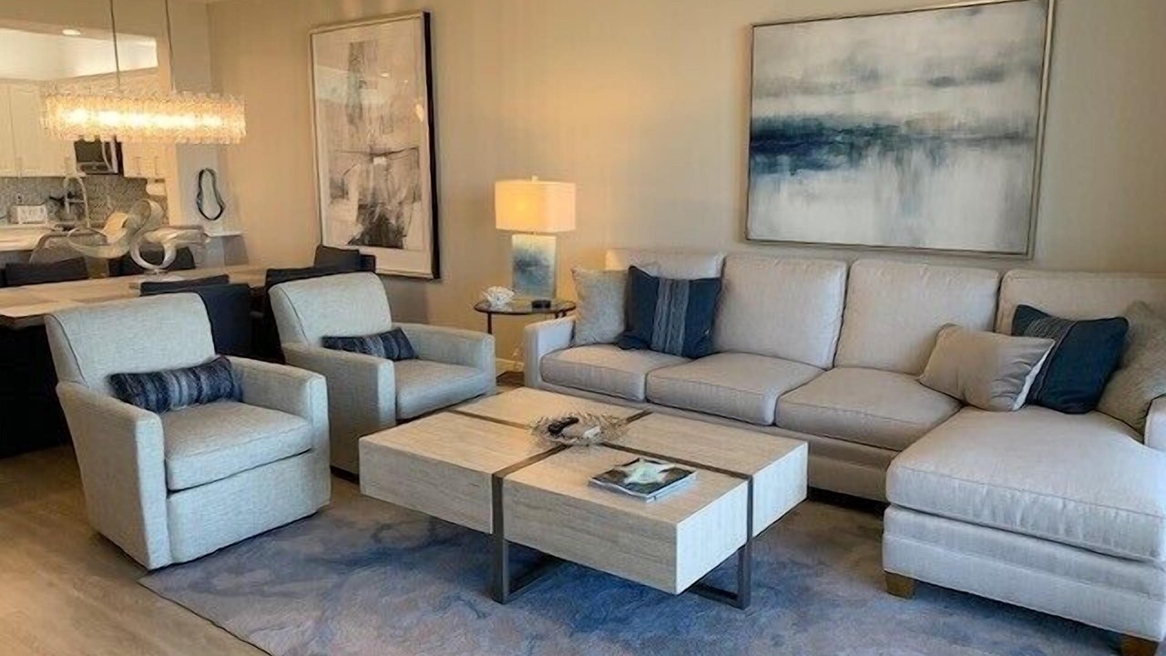 Photo of Livingroom in Vanderbilt Beach